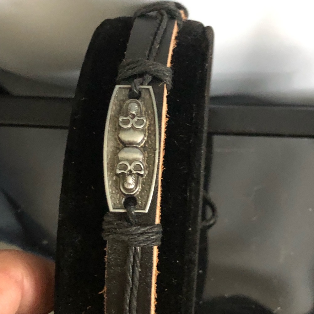 Unisex leather bracelets